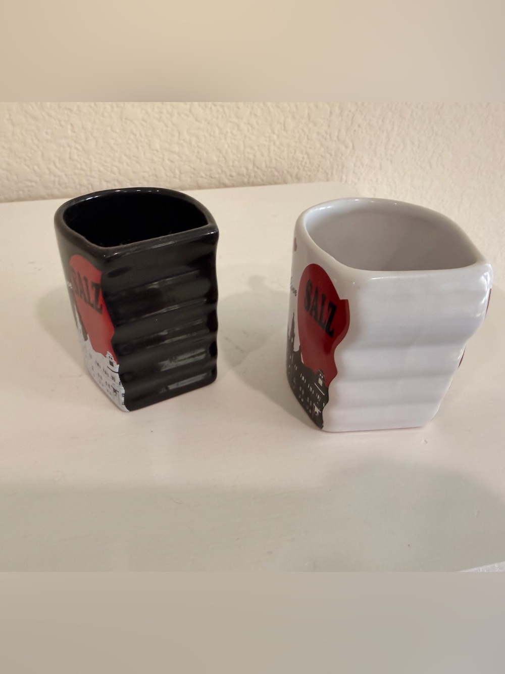 Love Interlocking Hearts Salzburg Ceramic Mug Set of 2 - Picture 6 of 6
